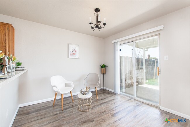 property at 402 Deloris Dr