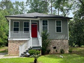 35621 Oakridge Ave in Slidell, LA - Building Photo