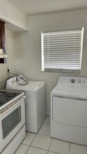 504 NW 179th St in Miami, FL - Building Photo - Building Photo