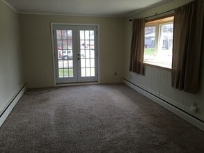 1002 W Kaye Ave in Marquette, MI - Foto de edificio - Building Photo