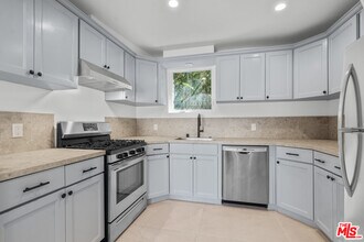 616 Sunset Ave in Los Angeles, CA - Building Photo - Building Photo
