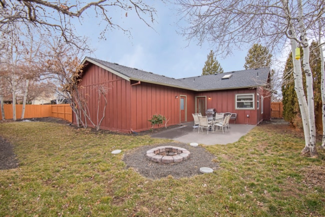 61278 Sunflower Ln in Bend, OR - Building Photo - Building Photo