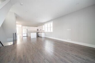 556 W 18th St in Chicago, IL - Building Photo - Building Photo