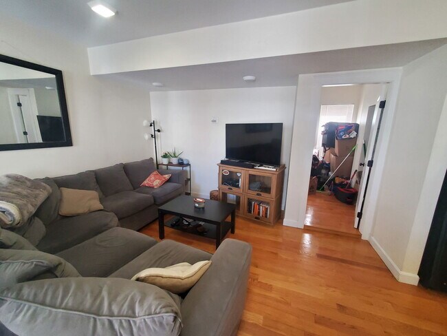 23 Weitz St in Boston, MA - Building Photo - Building Photo