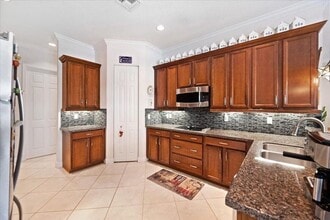 8152 Butler Greenwood Dr in Royal Palm Beach, FL - Building Photo - Building Photo