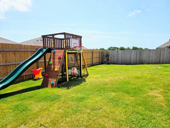 4016 Halo St in Lorena, TX - Foto de edificio - Building Photo