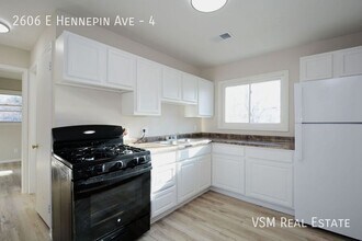 2606 E Hennepin Ave-Unit -4 in Minneapolis, MN - Building Photo - Building Photo