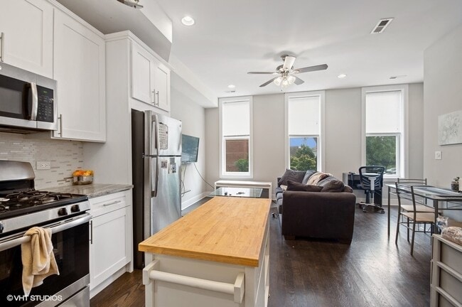 1422 Chestnut W St, Unit 2F in Chicago, IL - Foto de edificio - Building Photo