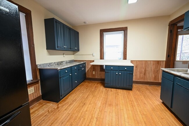 property at 405-407 W Main St