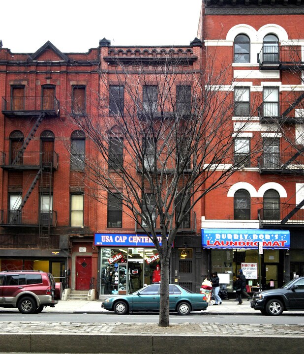2071 Adam Clayton Powell Jr Blvd in New York, NY - Foto de edificio