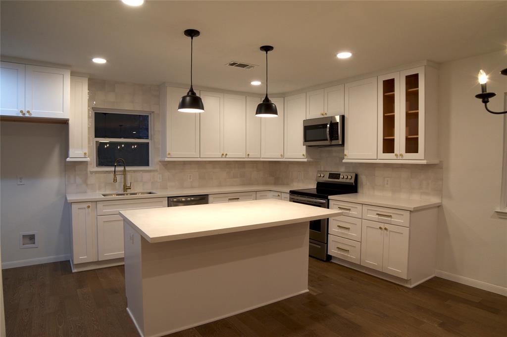 8179 FM 1960 in Dayton, TX - Building Photo