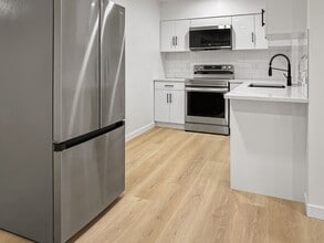 1333-1156 156 St SW in Edmonton, AB - Building Photo - Building Photo