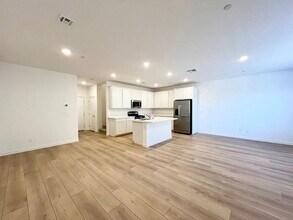 264 Walsh Peak Ave in Henderson, NV - Building Photo - Building Photo