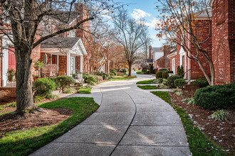 Windsor in Louisville, KY - Building Photo - Building Photo