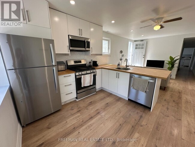 property at 3449 Yonge St