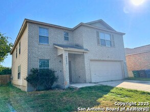 5006 Meridian Farm in San Antonio, TX - Building Photo - Building Photo
