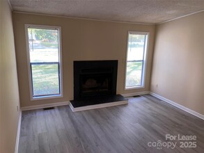 2236 Laburnum Ave in Charlotte, NC - Building Photo - Building Photo