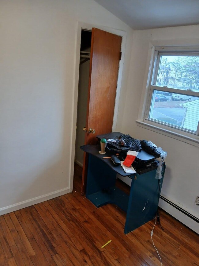 119-16 166th St-Unit -RM1,RM 2,RM 3 in Queens, NY - Building Photo - Building Photo