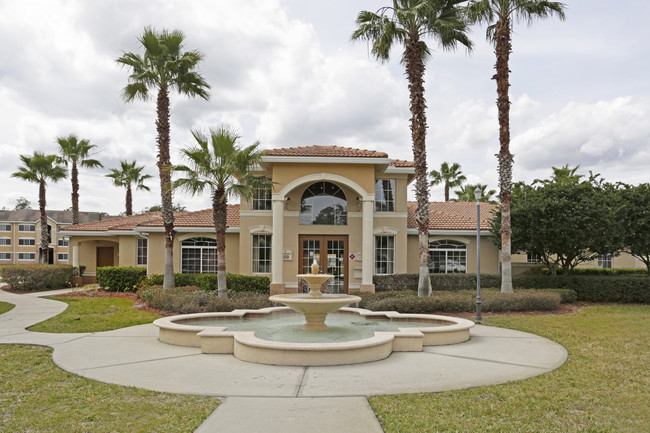 Carolina Club in Daytona Beach, FL - Foto de edificio - Building Photo