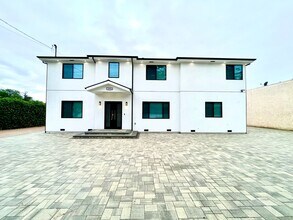 18052 Parthenia St in Los Angeles, CA - Building Photo - Building Photo