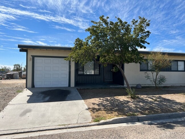 property at 320 Palm Dr