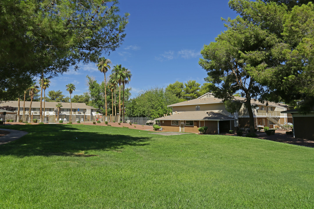 Rosewood Park in Las Vegas, NV - Building Photo