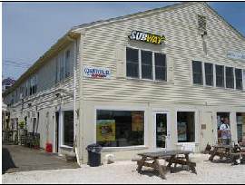 F in Provincetown, MA - Foto de edificio