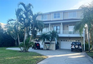 897 Point Seaside Dr