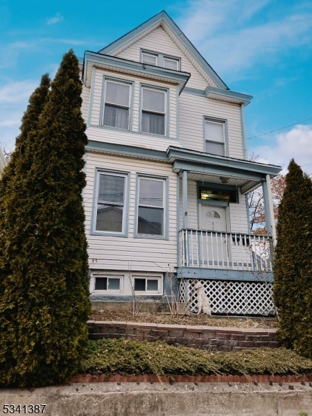 317 N 8th St in Prospect Park, NJ - Building Photo