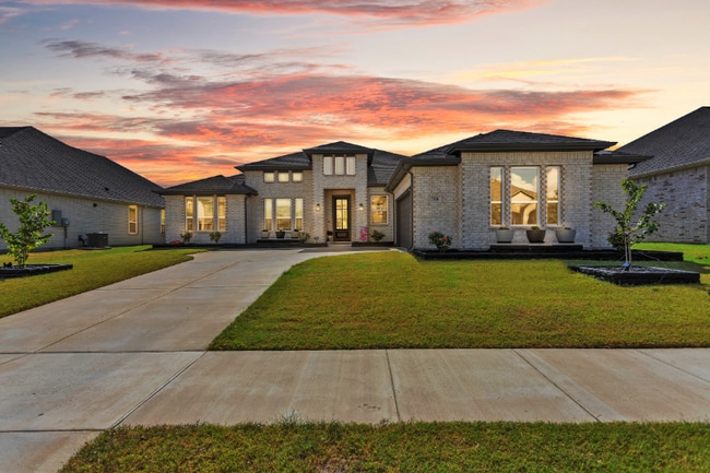 708 Lemmon Ln