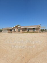 18776 Haines St in Perris, CA - Foto de edificio - Building Photo