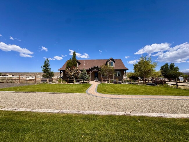 2185 Quail Valley Ln in Minden, NV - Building Photo - Building Photo