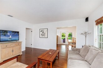 2920 SW 30th Ct in Miami, FL - Foto de edificio - Building Photo