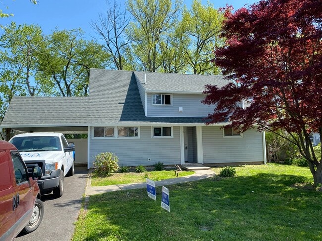 property at 73 Whitewood Dr