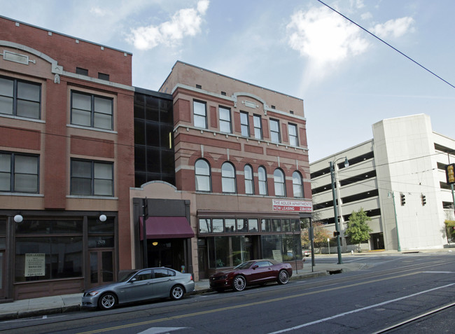 W.L. in Memphis, TN - Foto de edificio - Building Photo