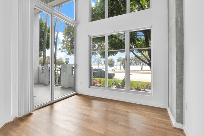 300 S Australian Ave in West Palm Beach, FL - Building Photo - Building Photo