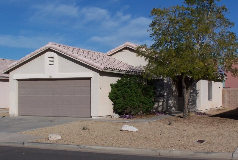 16925 N 157th Ave in Surprise, AZ - Building Photo