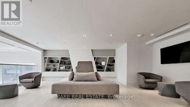 2916 Hwy 7 in Vaughan, ON - Building Photo - Building Photo