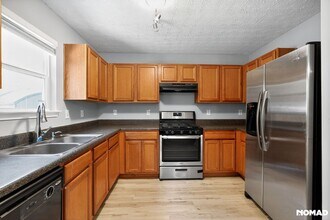 9465 Lakeview Rd in Union City, GA - Building Photo - Building Photo