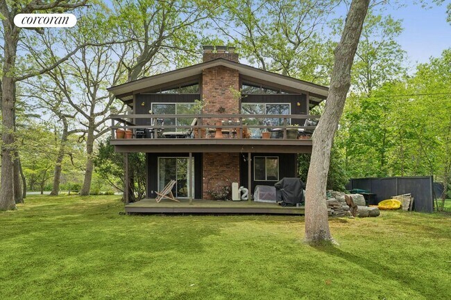 74 John St in Sag Harbor, NY - Building Photo - Building Photo