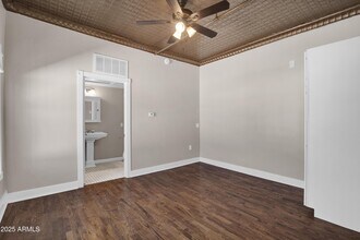 5753 W Glendale Ave in Glendale, AZ - Building Photo - Building Photo