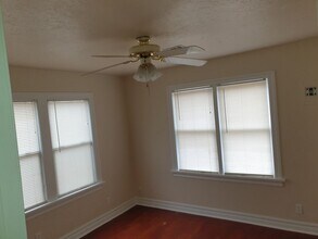 1720 NW Maple Ave in Lawton, OK - Building Photo - Building Photo
