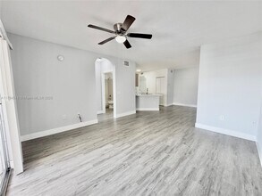 704 Belmont Ln in North Lauderdale, FL - Building Photo - Building Photo