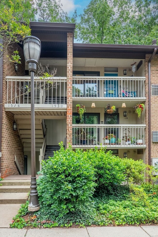 1530 Moorings Dr in Reston, VA - Building Photo - Building Photo