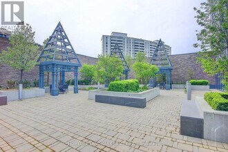 5168 Yonge St in Toronto, ON - Building Photo - Building Photo