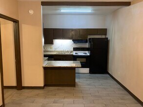 226 Cherry St in Levelland, TX - Foto de edificio - Building Photo