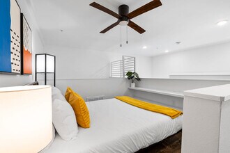 49 Navasota St in Austin, TX - Foto de edificio - Building Photo