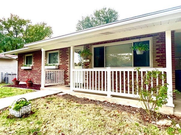 317 S Pam Ave in St. Charles, MO - Foto de edificio - Building Photo