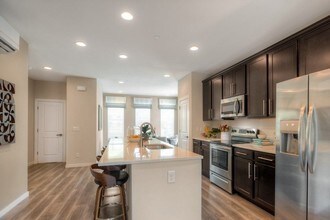 15624 Meadow Rd in Lynnwood, WA - Building Photo - Building Photo