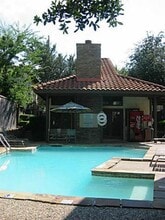 5630 Spring Valley Rd in Dallas, TX - Building Photo - Building Photo